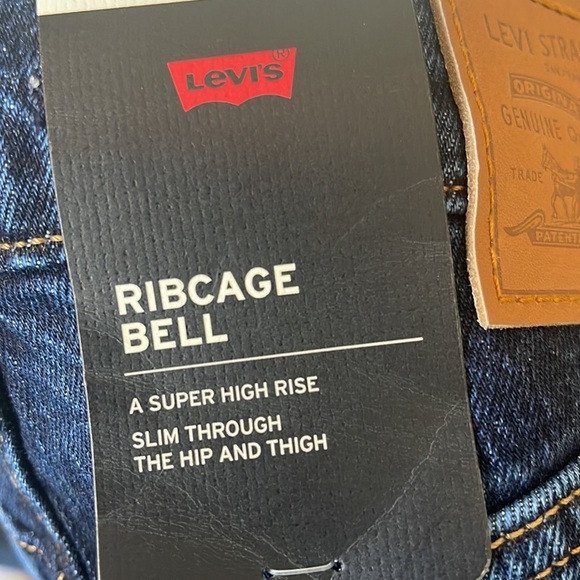 Levi's® Premium
RIBCAGE BELL WOMEN'S JEANS 25 X 32 - Picture 6 of 12